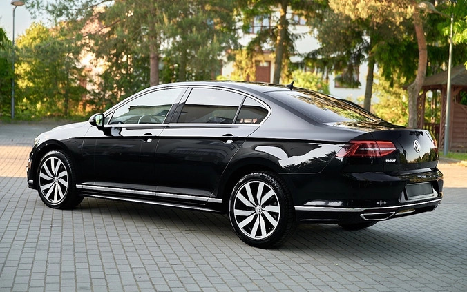 Volkswagen Passat cena 79800 przebieg: 171400, rok produkcji 2019 z Suchowola małe 742